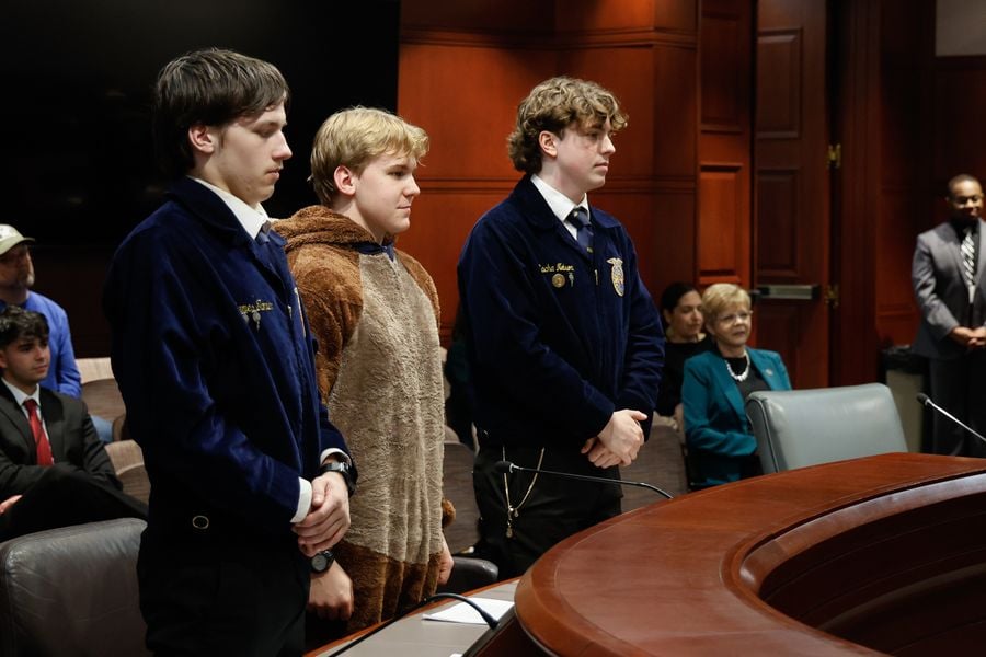 6_Zawistowski - Bear skit 040126-6151.jpg